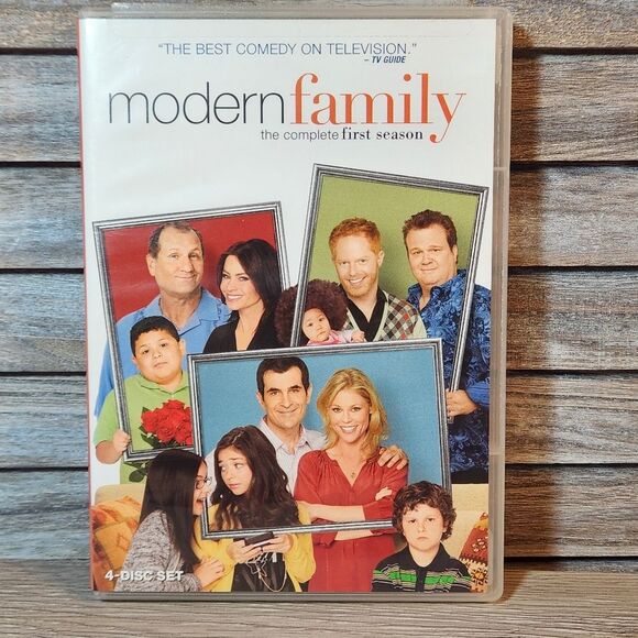 🦋 Modern family complete 1 season One TV Series - Picture 1 of 2